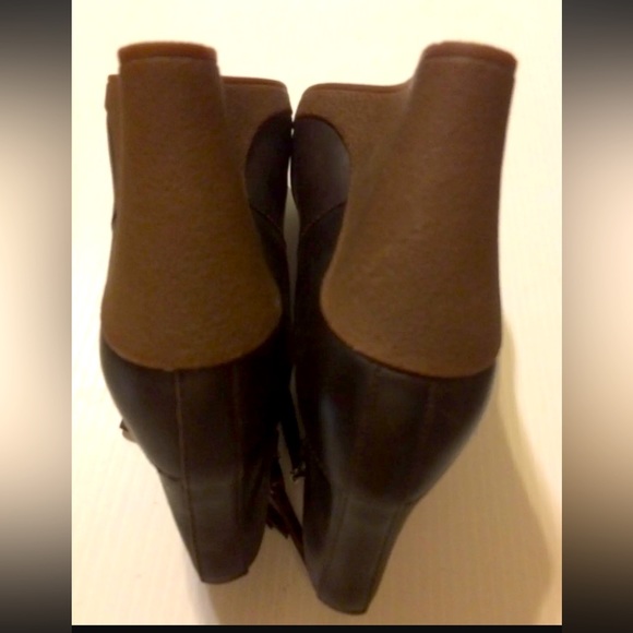 UGG Australia Meredith Wedge Ankle Boots Brown Leather Shearling Lined 9.5/40.5 - Picture 12 of 13